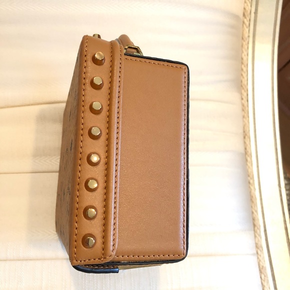 🎉2X HP🎉PRICE⬇️MCM Visetos Studded Berlin Box Bag - Picture 9 of 16